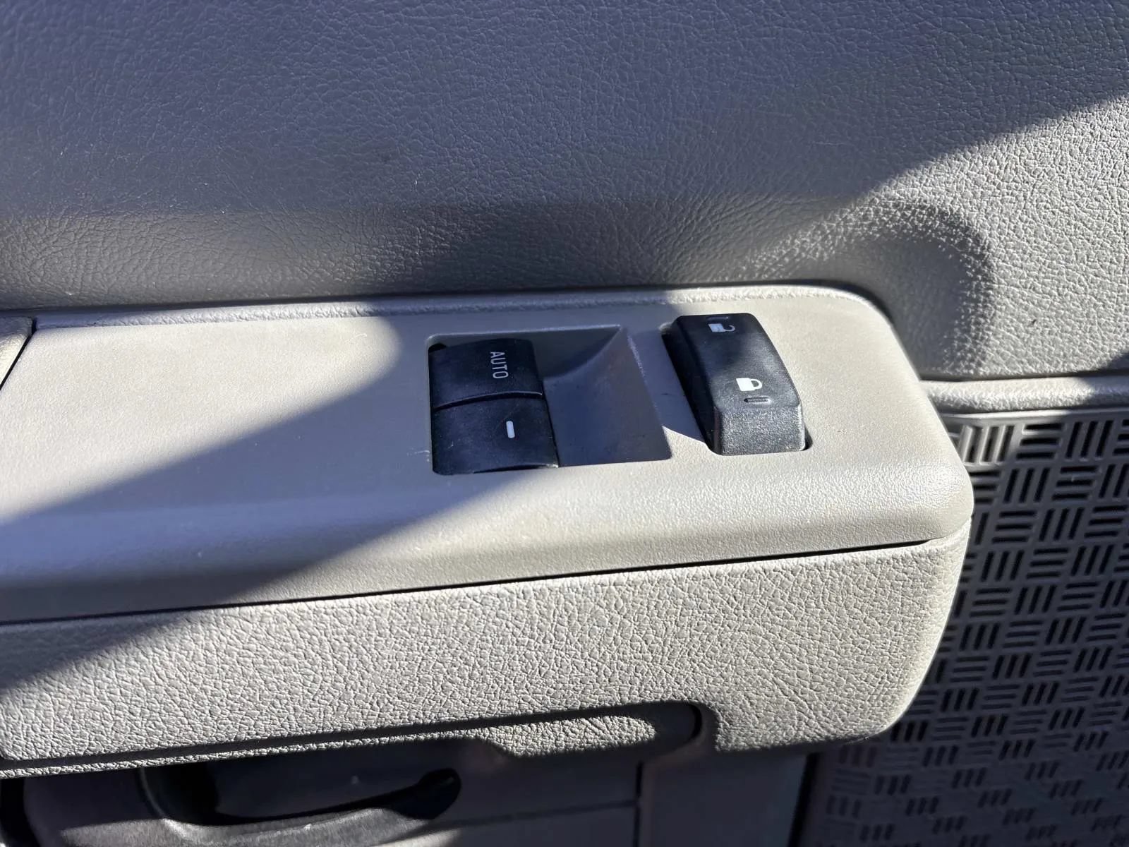 Used 2014 Ford E-350 and Econoline 350 XLT RWD image 12