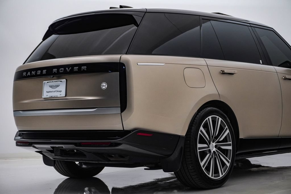 Used 2023 Land Rover Range Rover SV AWD/4WD image 12