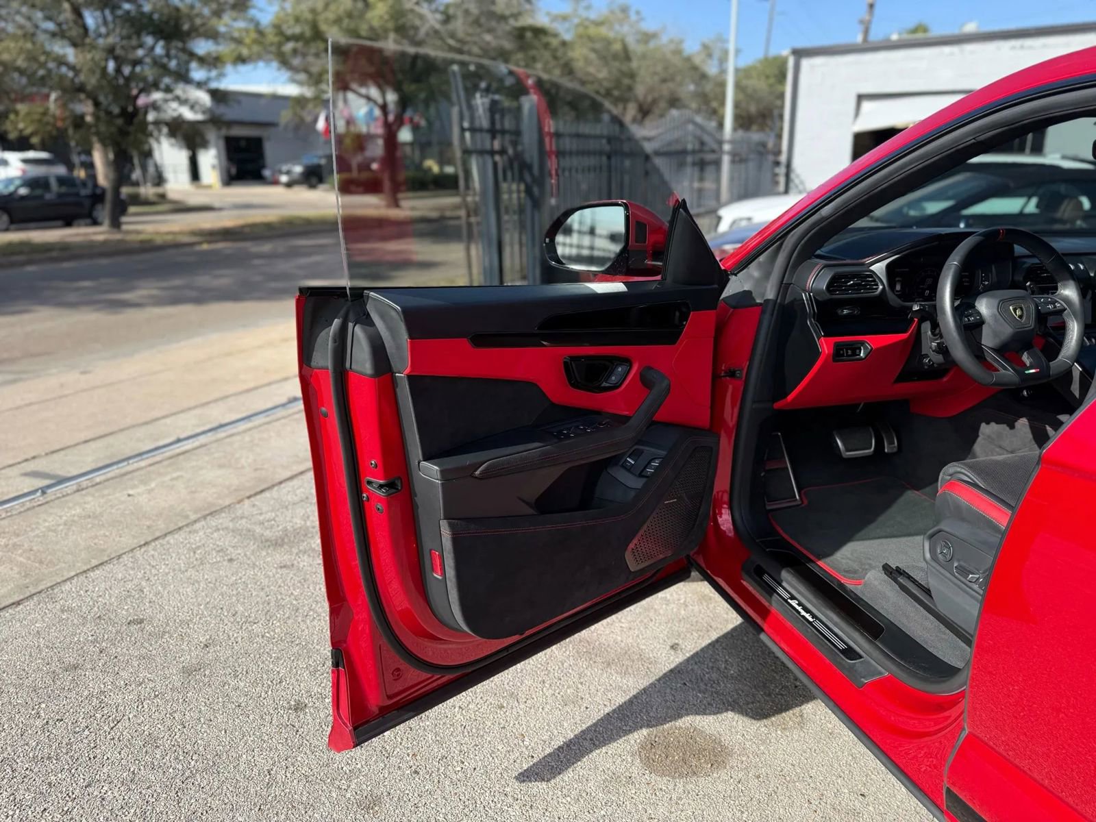 Used 2023 Lamborghini Urus S AWD/4WD image 9