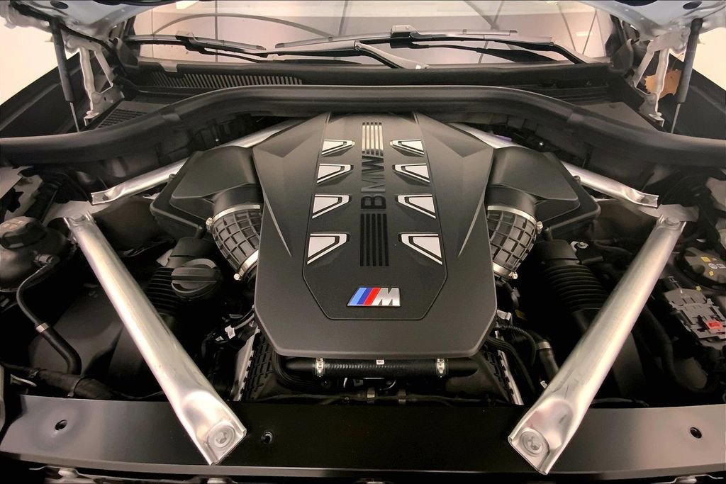 New 2026 BMW X7 M60i image 8