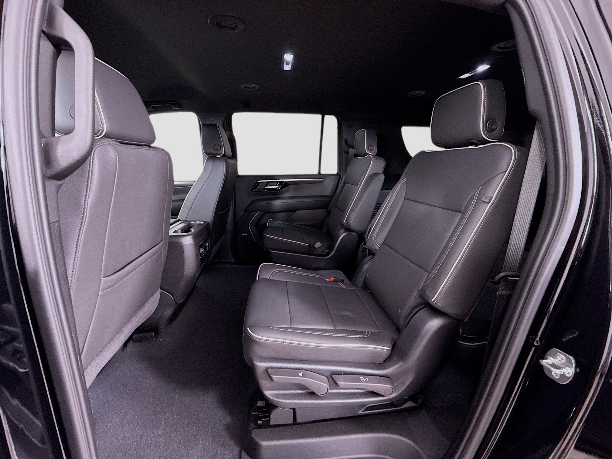 New 2026 Chevrolet Suburban Premier RWD image 26