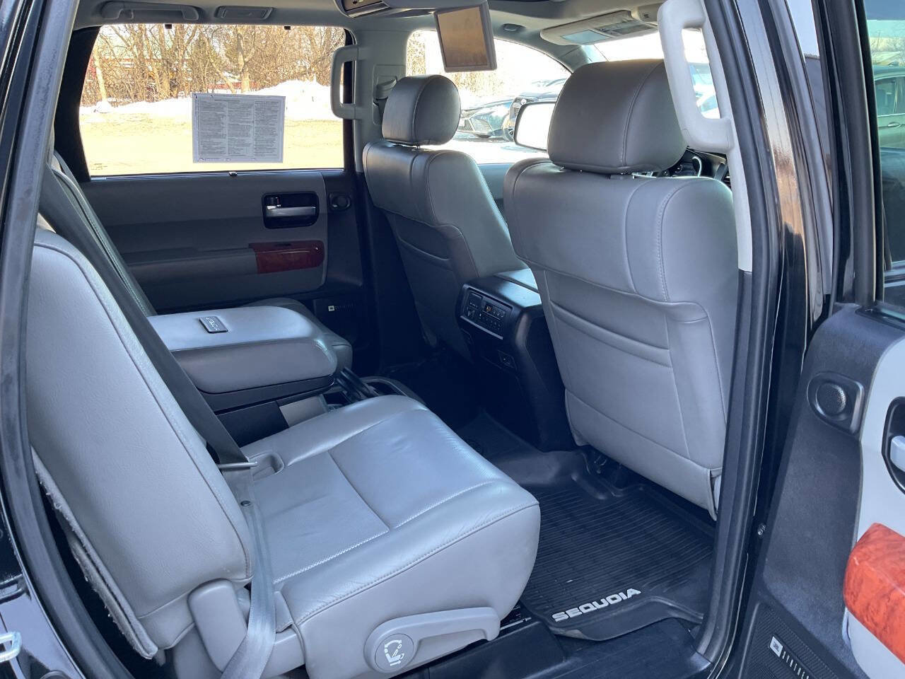 Used 2018 Toyota Sequoia Platinum AWD/4WD image 50