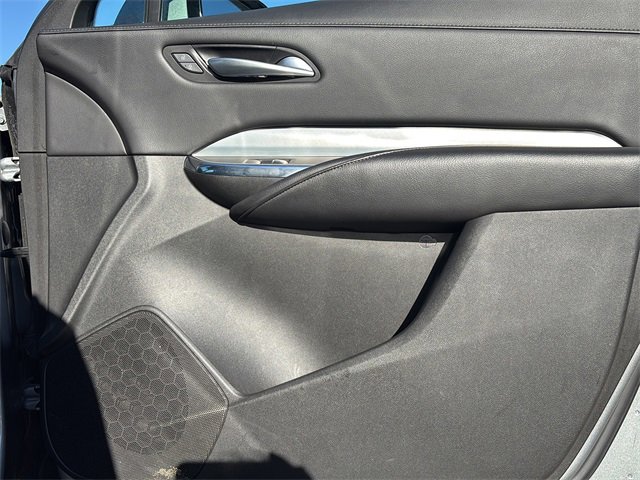 Used 2023 Cadillac XT4 Premium Luxury image 10