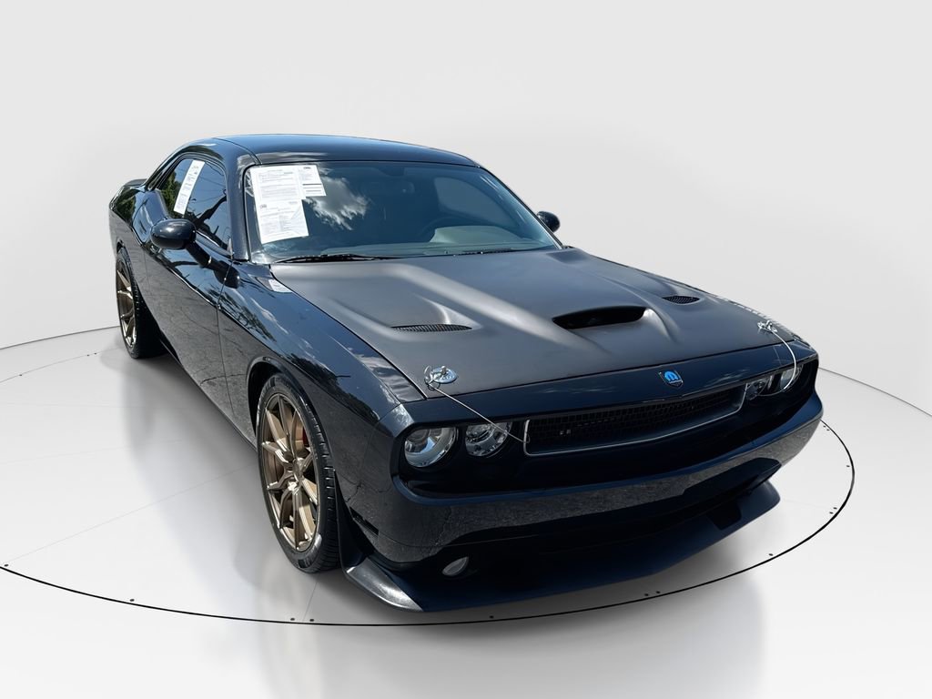 Used 2010 Dodge Challenger SRT8 RWD image 1