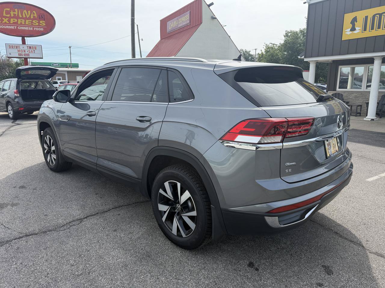 Used 2020 Volkswagen Atlas Cross Sport SE AWD/4WD image 8