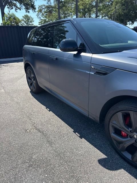Used 2025 Land Rover Range Rover Sport Dynamic SE AWD/4WD image 8