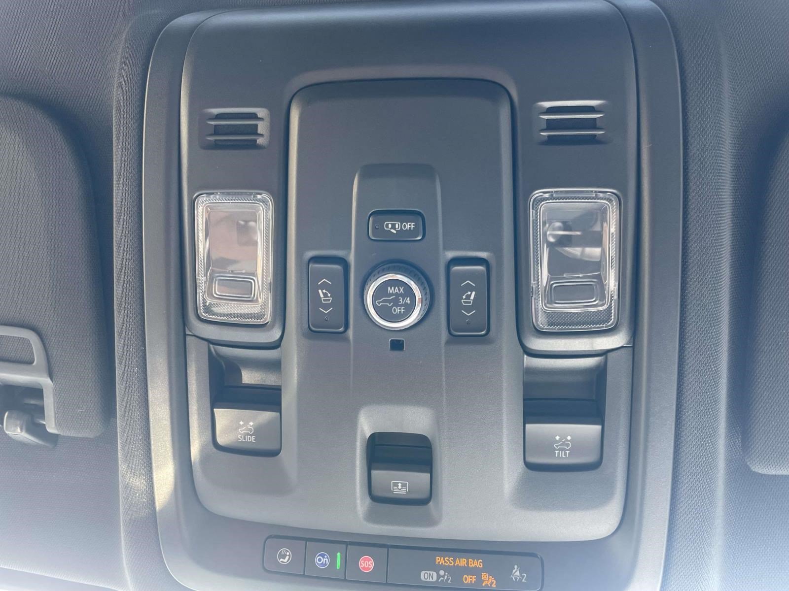 Used 2025 Chevrolet Suburban LT w/ Comfort Package AWD/4WD image 32
