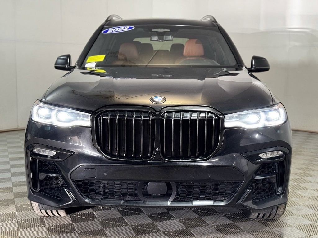 Used 2022 BMW X7 M50i image 8