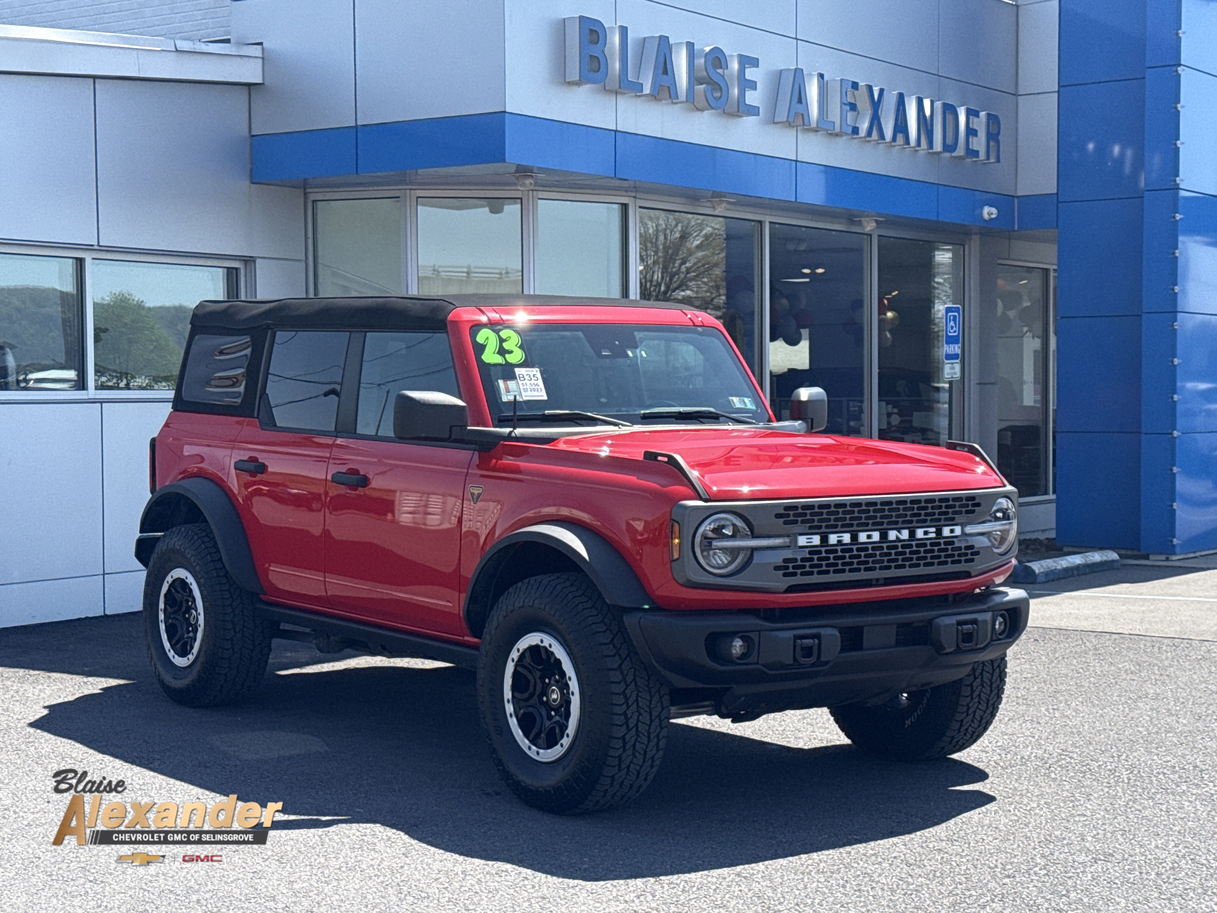 Used 2023 Ford Bronco Badlands w/ Sasquatch Package AWD/4WD image 1