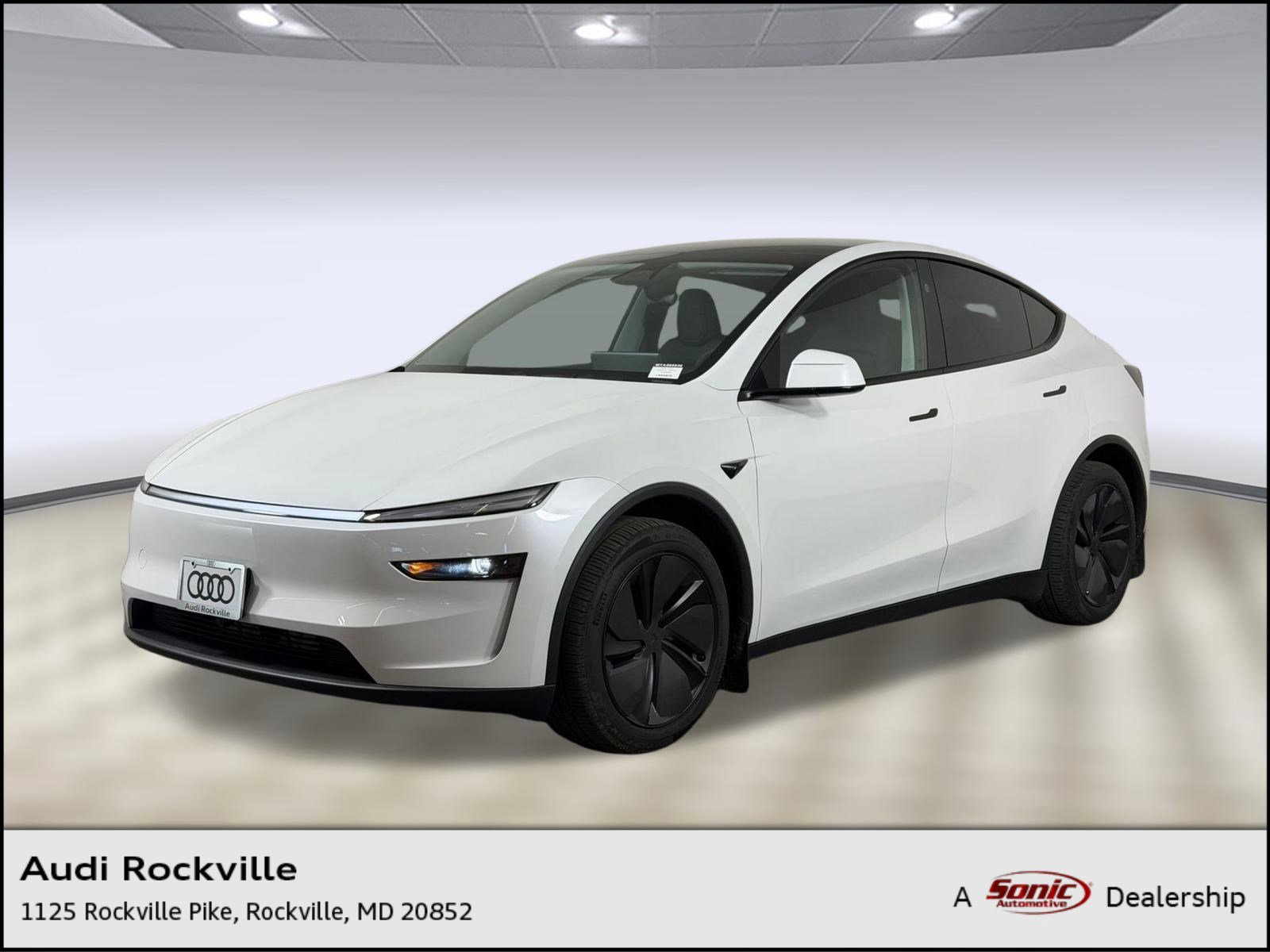 Used 2026 Tesla Model Y Long Range AWD/4WD image 1