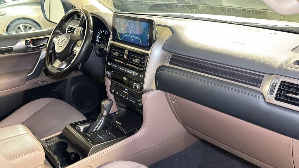 Certified 2023 Lexus GX 460 Premium w/ Premium Package AWD/4WD image 11