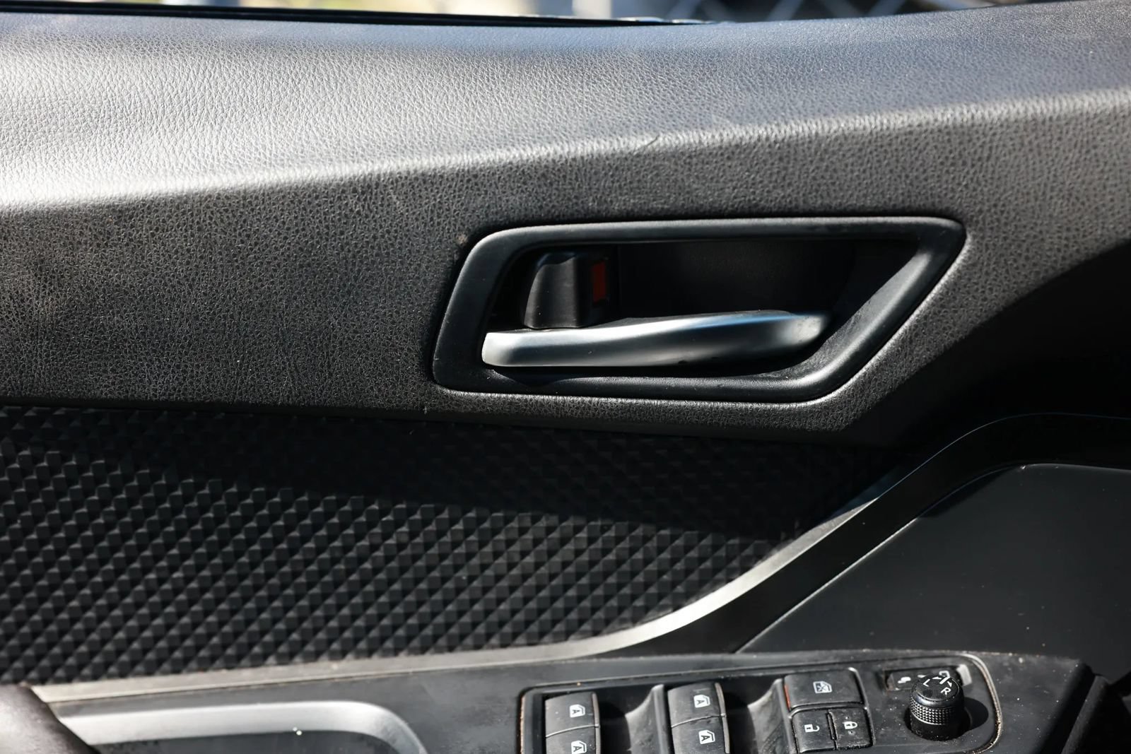 Used 2018 Toyota C-HR XLE FWD image 41