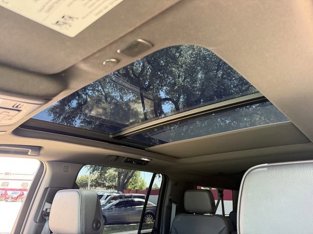 Used 2024 GMC Yukon XL Denali RWD image 26