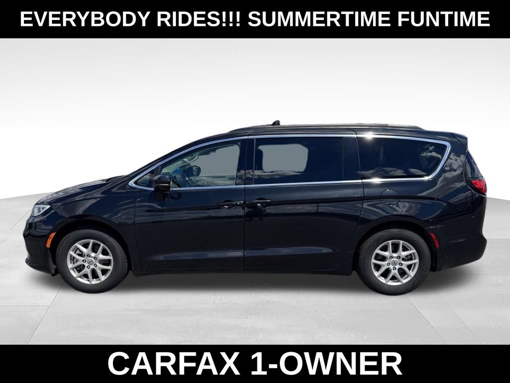 Used 2022 Chrysler Pacifica Touring-L FWD image 4