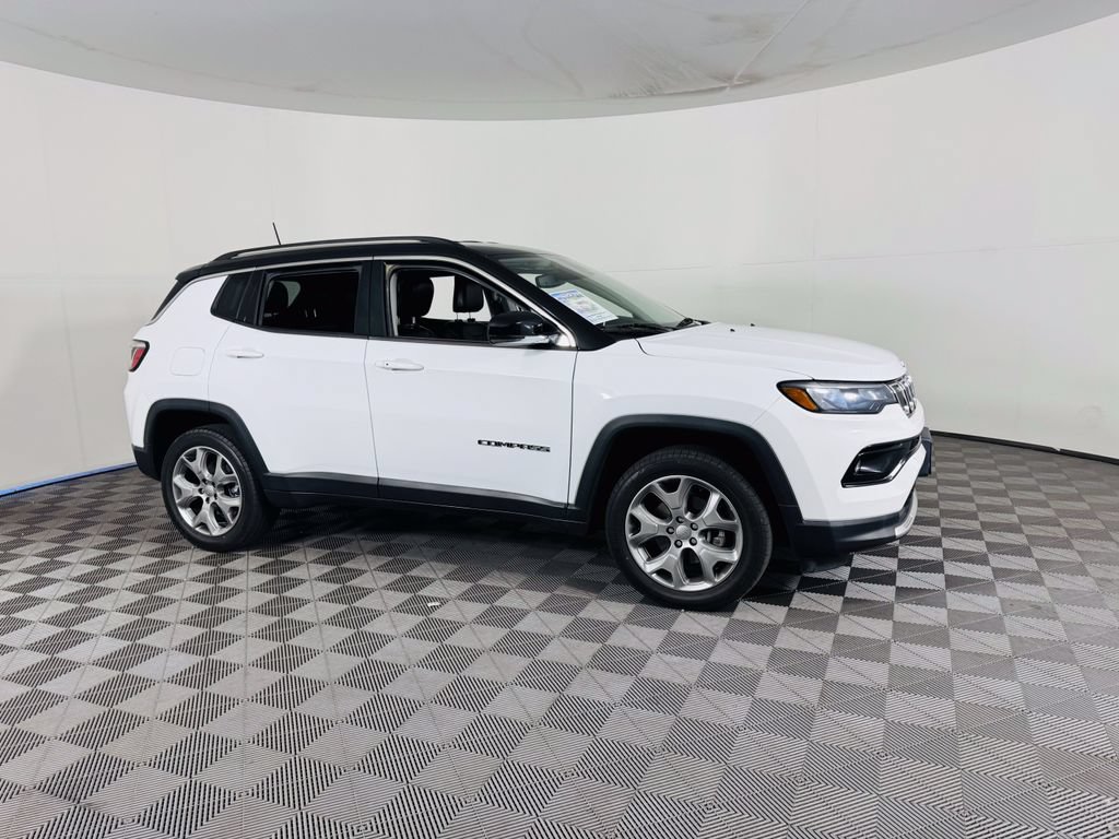Used 2022 Jeep Compass Limited AWD/4WD image 2