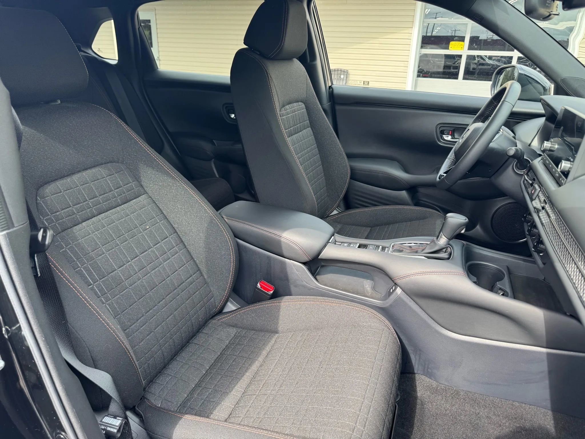 Used 2025 Honda HR-V Sport image 19