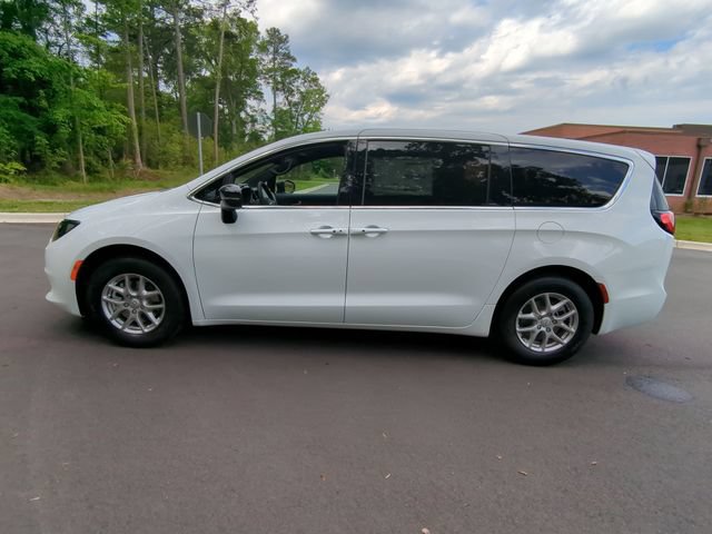 New 2025 Chrysler Voyager LX FWD image 10