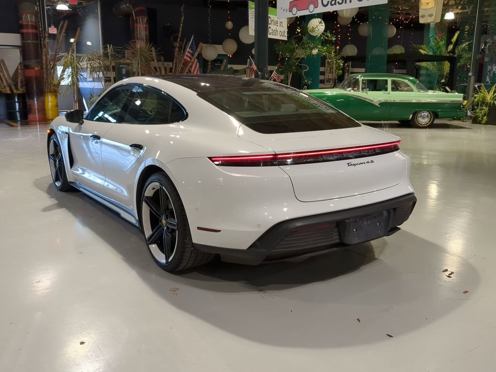 Used 2022 Porsche Taycan 4S image 10
