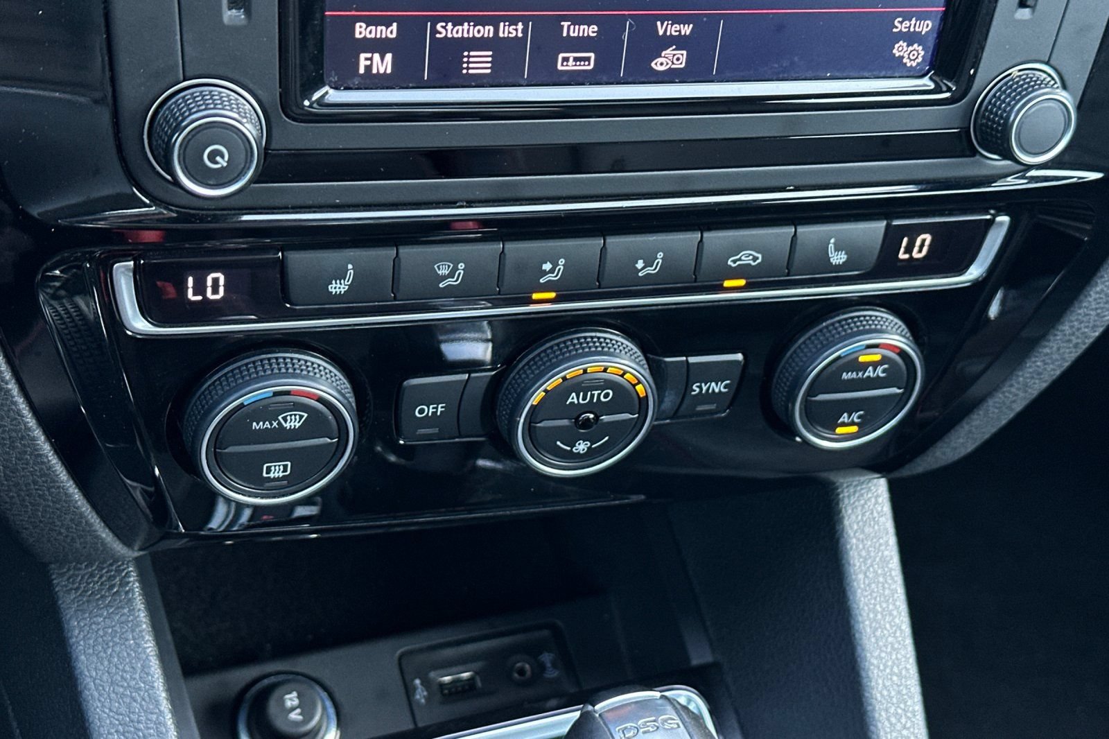 Used 2017 Volkswagen Jetta GLI FWD image 18