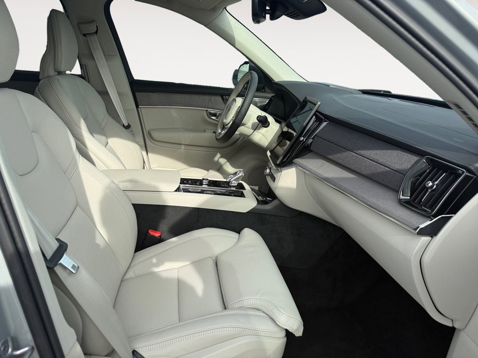 New 2026 Volvo XC90 B6 Ultra w/ Protection Package image 15