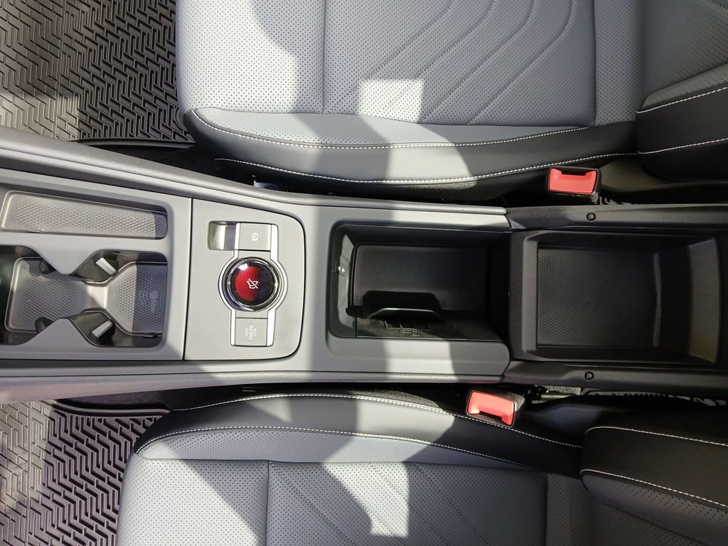 New 2025 Volkswagen Tiguan SE image 25