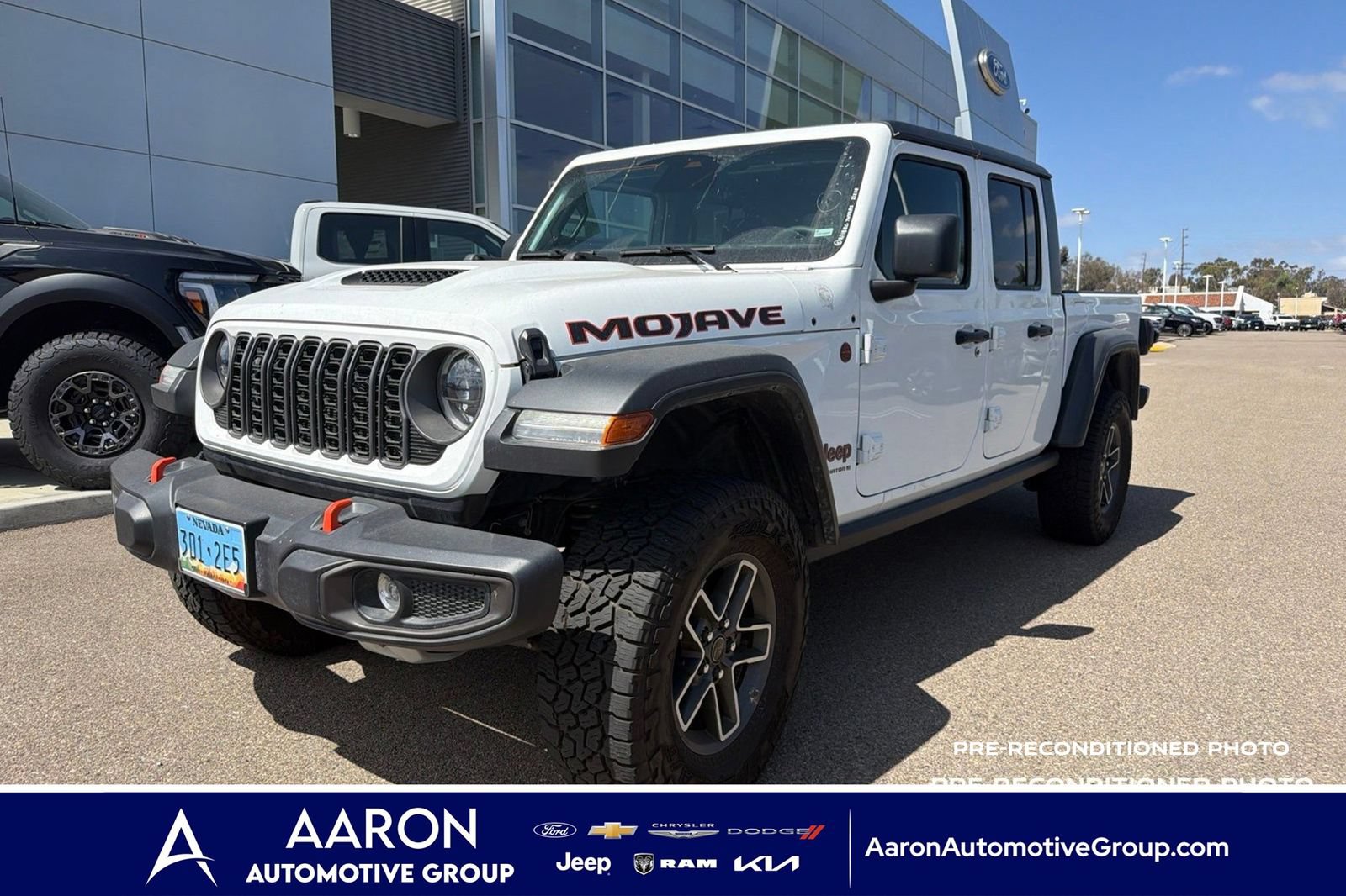 Used 2026 Jeep Gladiator Mojave AWD/4WD image 1