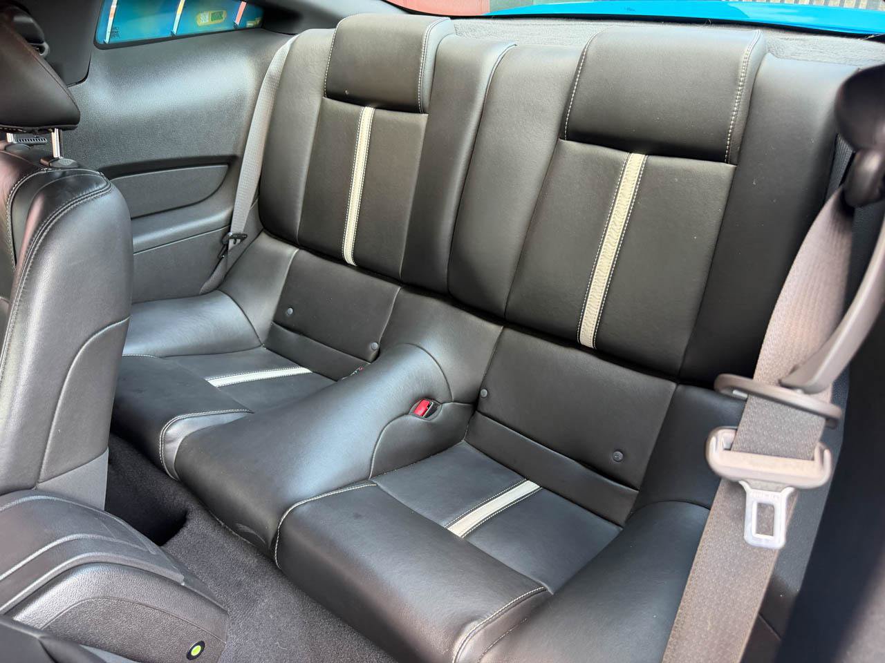 Used 2010 Ford Mustang GT Premium RWD image 18