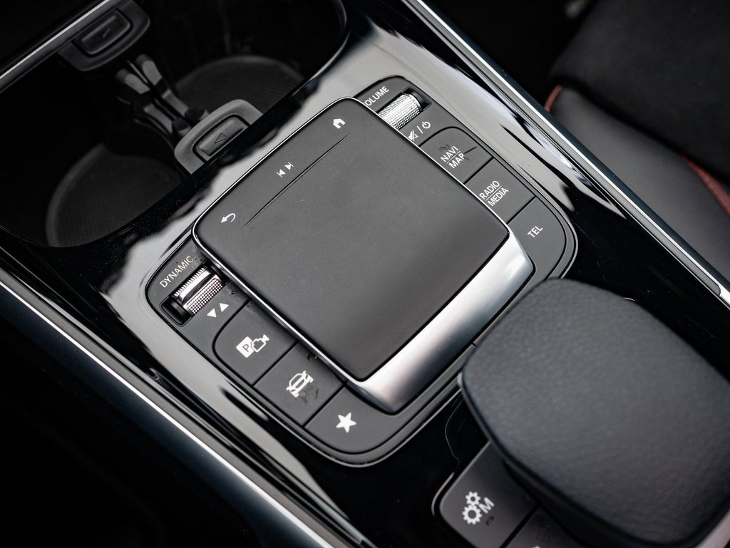 Certified 2022 Mercedes-Benz GLB 35 AMG 4MATIC image 33