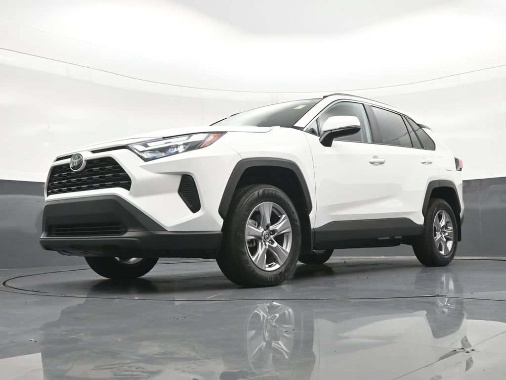 Used 2025 Toyota RAV4 XLE w/ Convenience Package FWD image 23