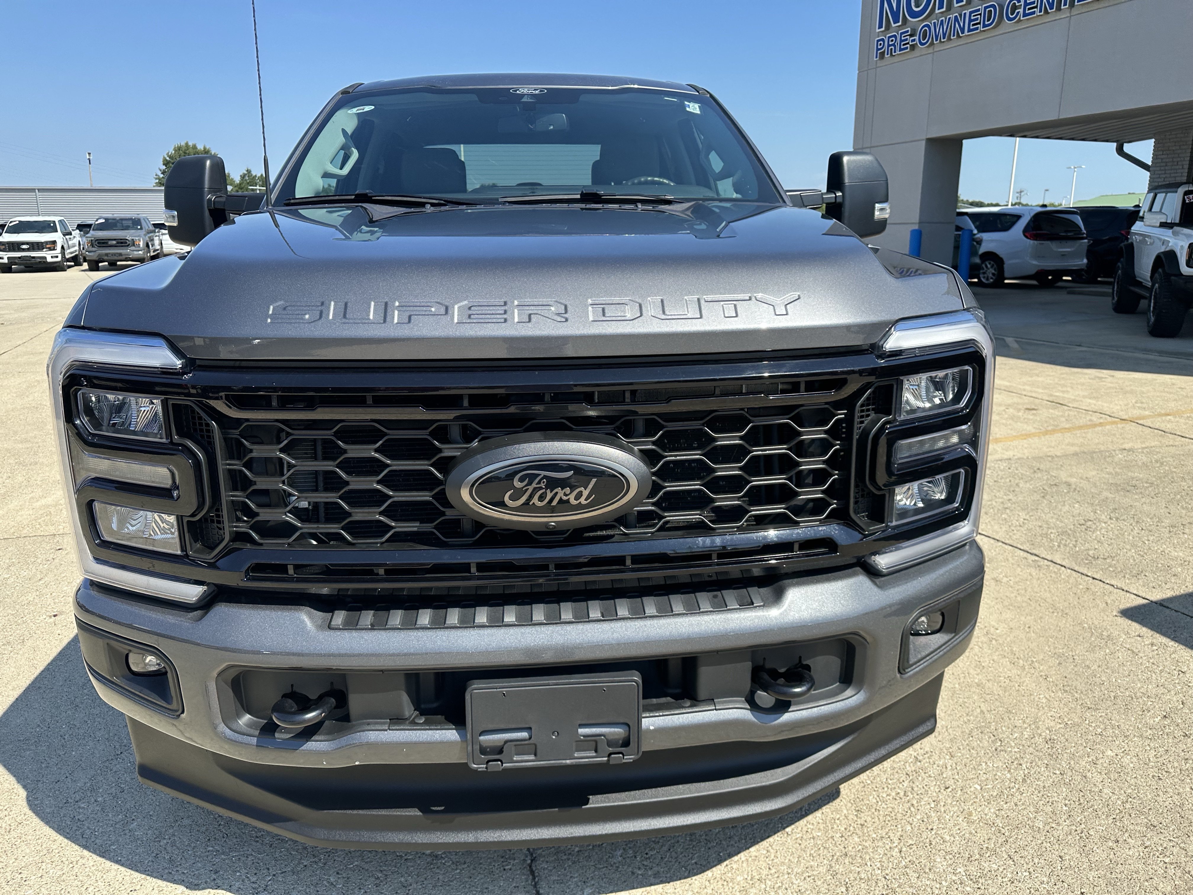 Used 2025 Ford F250 XLT w/ Black Appearance Package AWD/4WD image 16