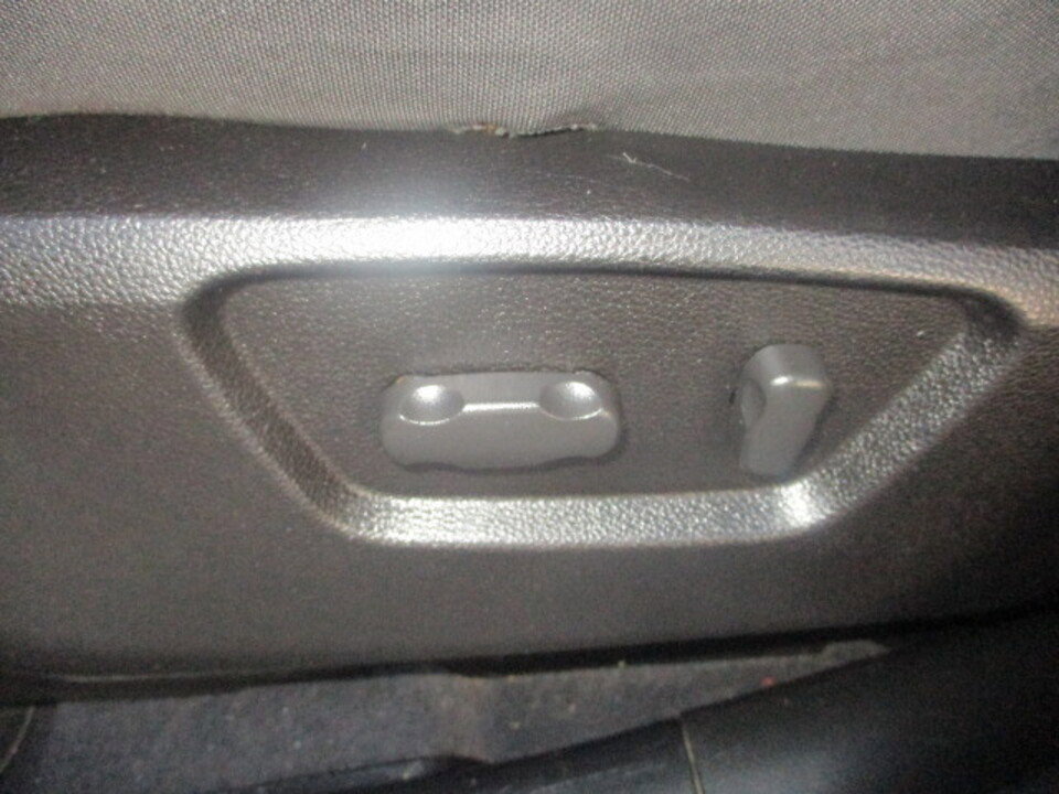 Used 2012 Chevrolet Captiva Sport LT image 24