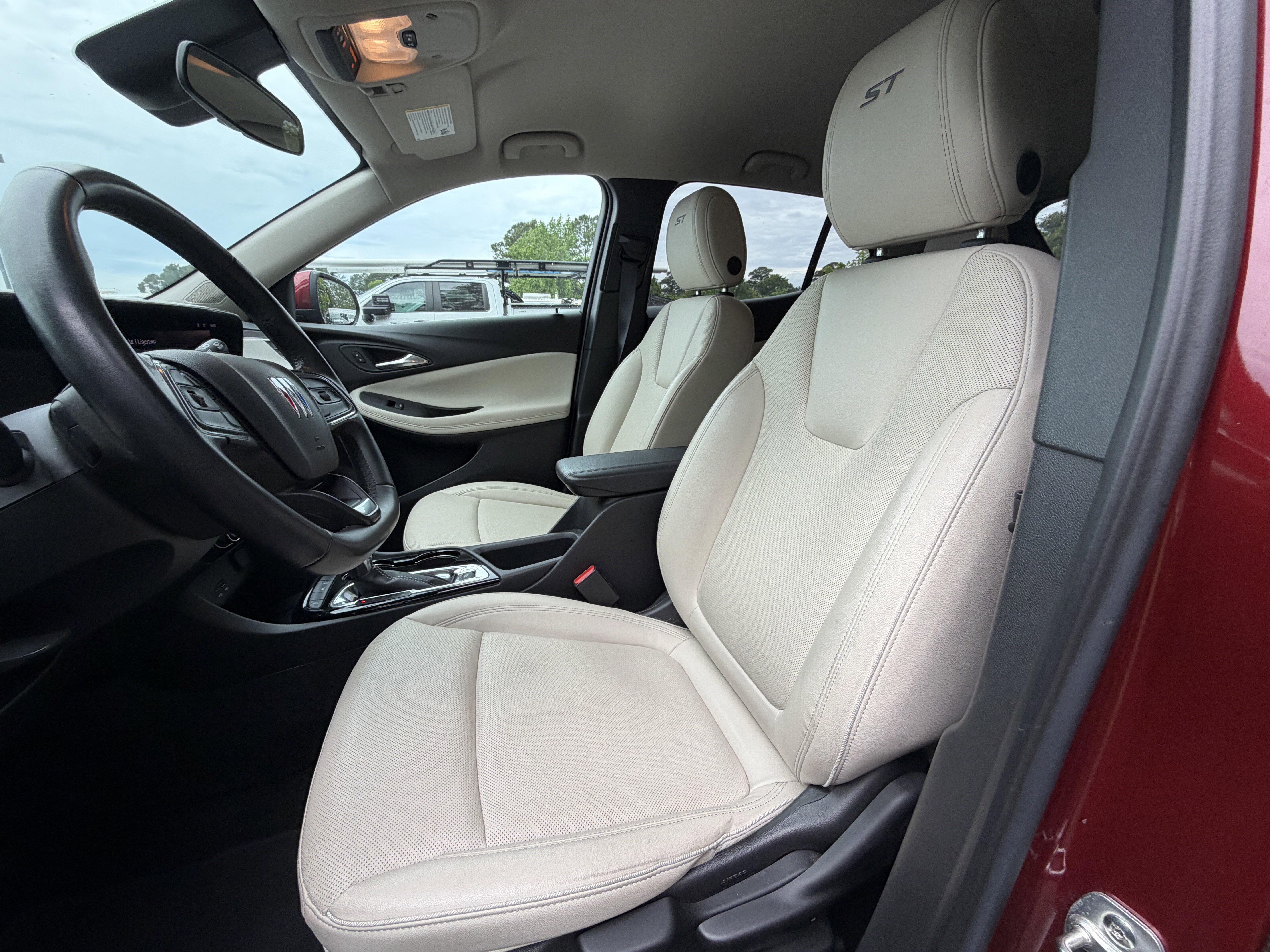 Used 2024 Buick Encore GX Sport Touring FWD image 7