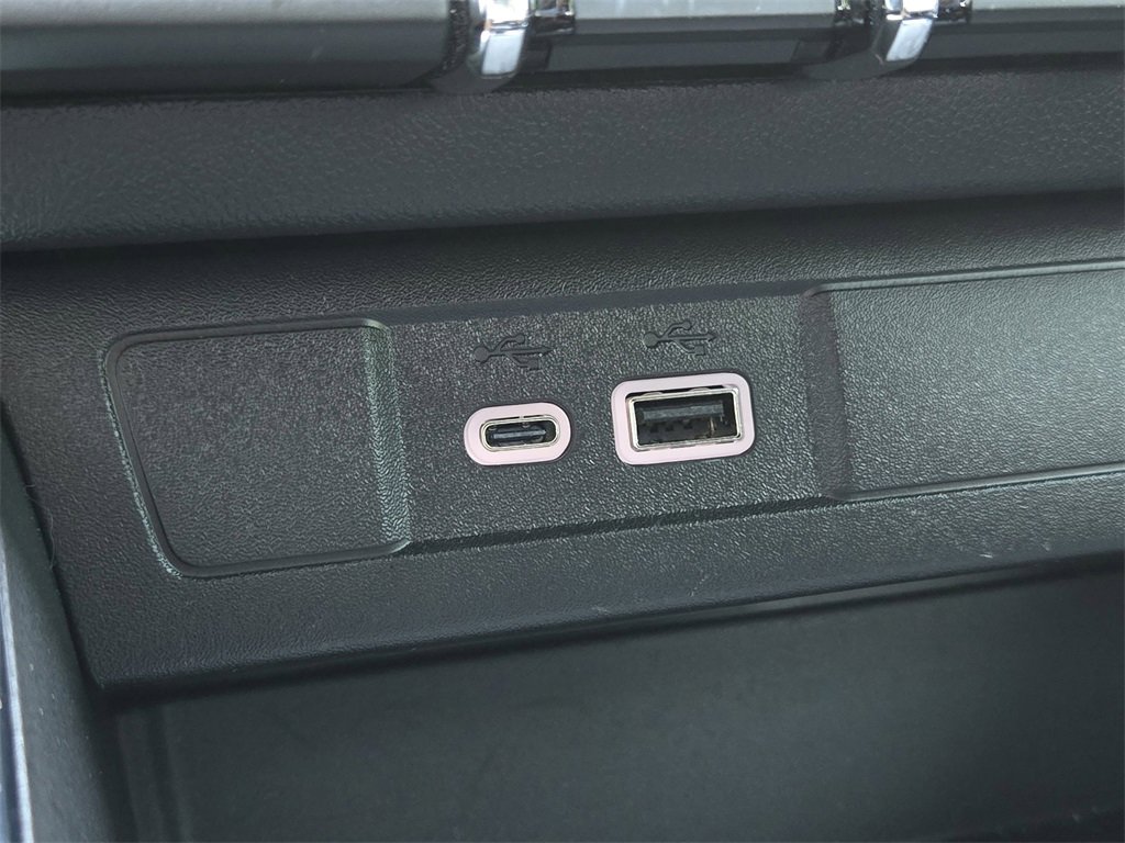 Used 2024 GMC Canyon Elevation image 23