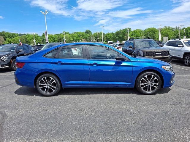 Used 2023 Volkswagen Jetta Sport FWD image 9