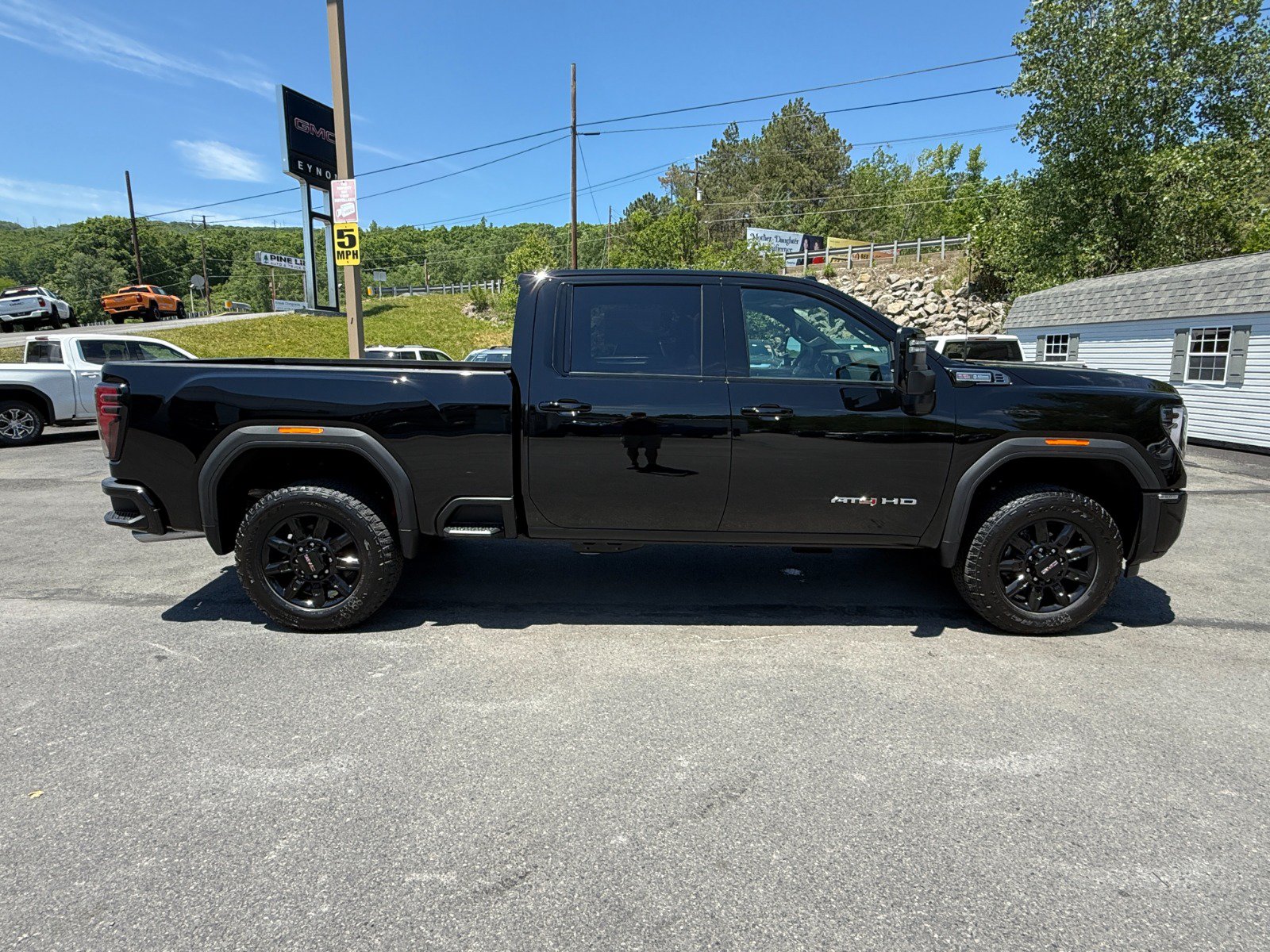 New 2026 GMC Sierra 2500 AT4 AWD/4WD image 6