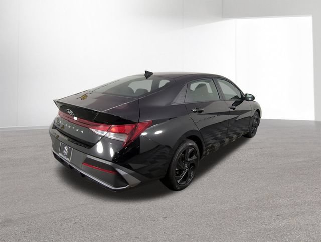 New 2026 Hyundai Elantra Sport FWD image 12