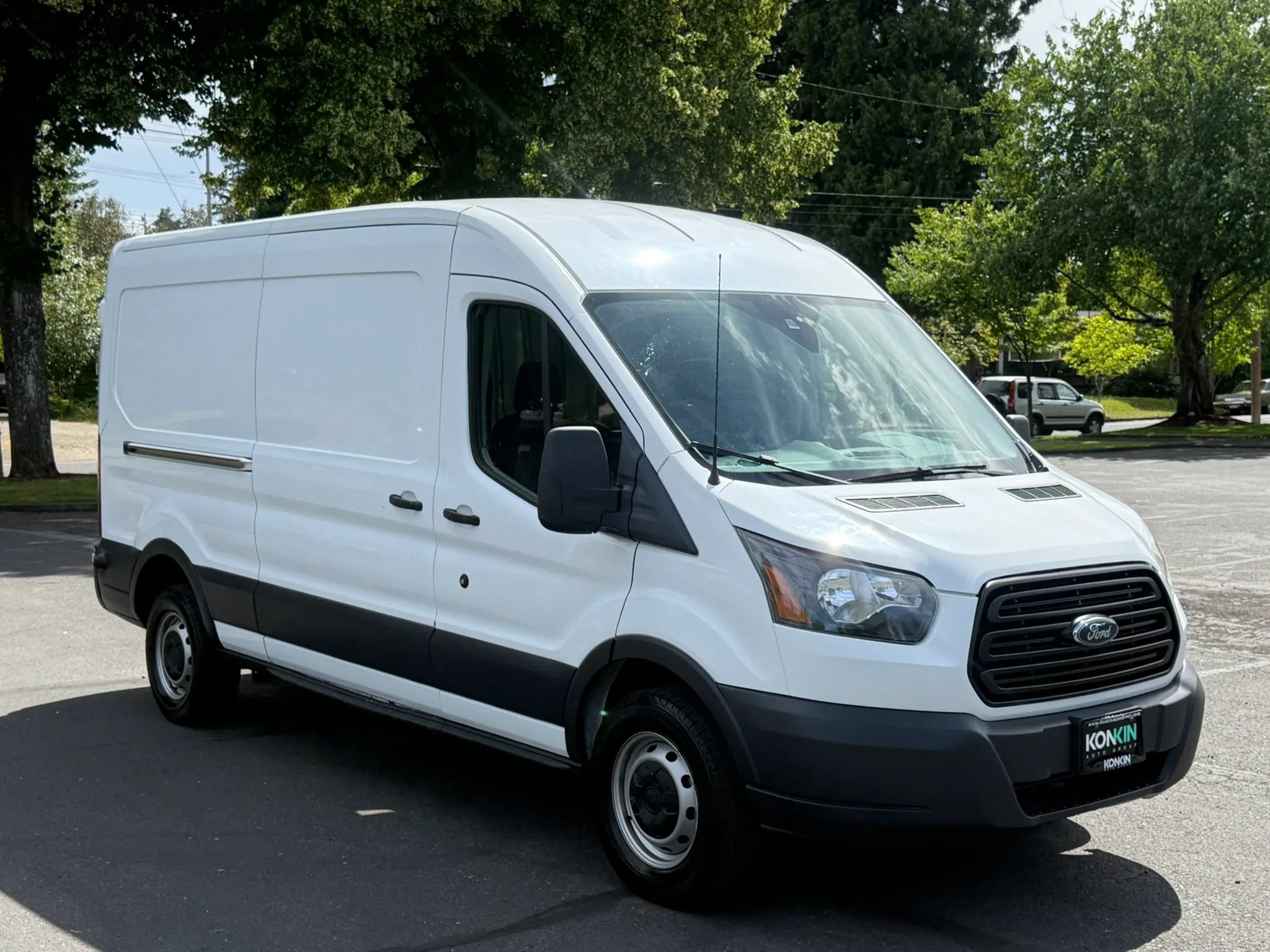 Used 2018 Ford Transit 250 148 Medium Roof RWD image 8