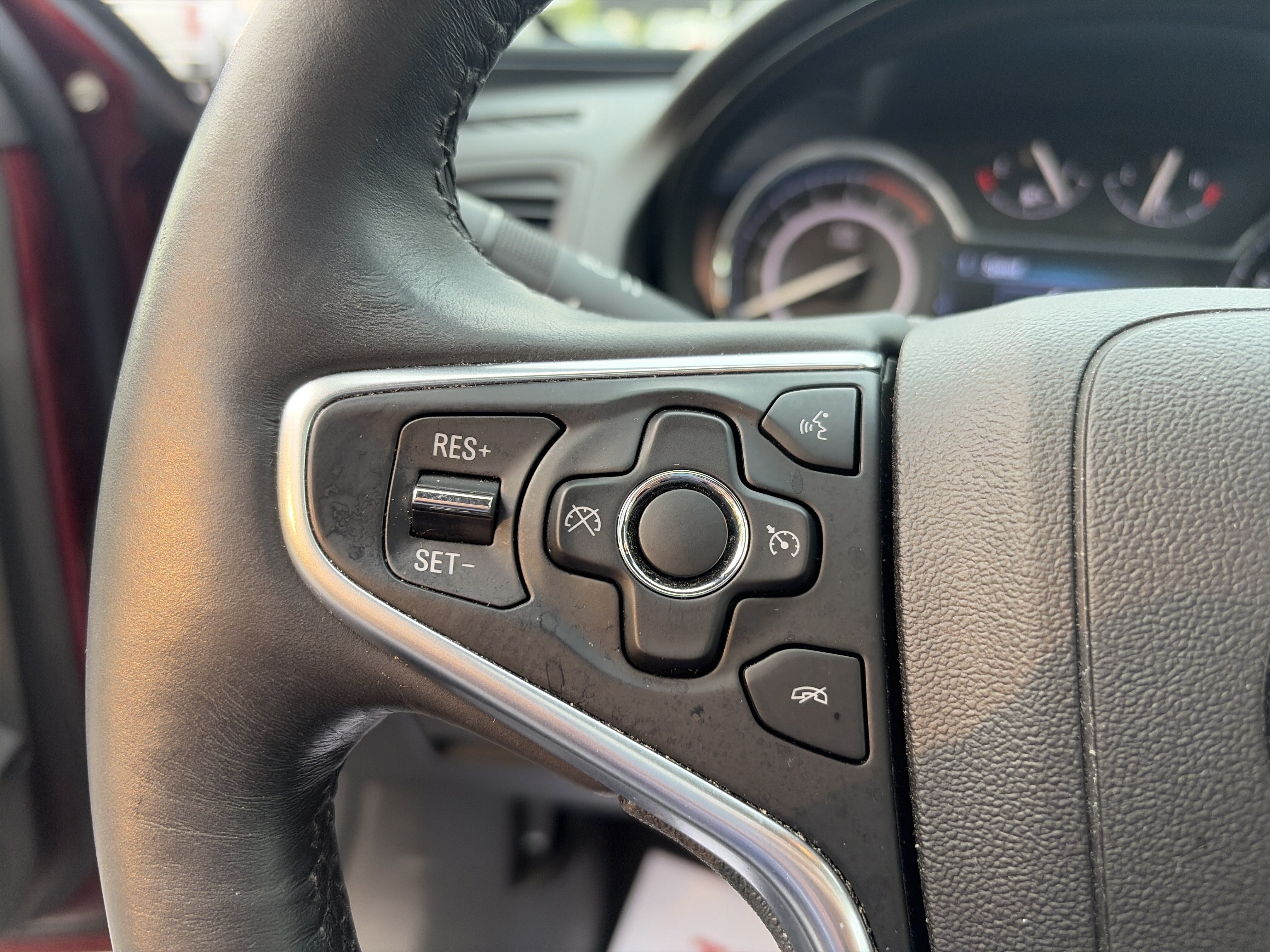 Used 2017 Buick Regal Sport Touring FWD image 29