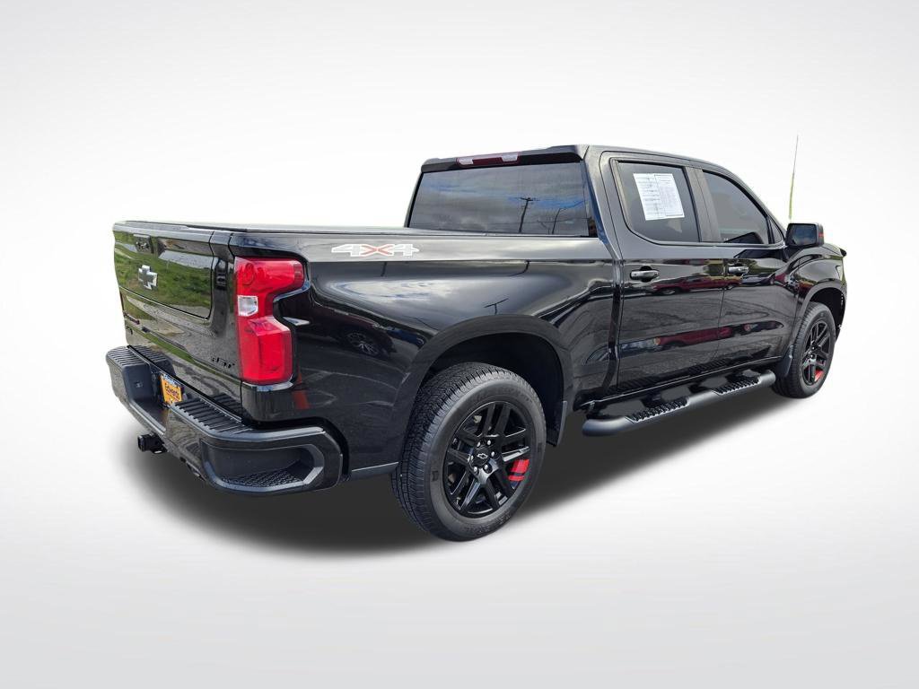 Used 2023 Chevrolet Silverado 1500 RST w/ Redline Edition AWD/4WD image 3