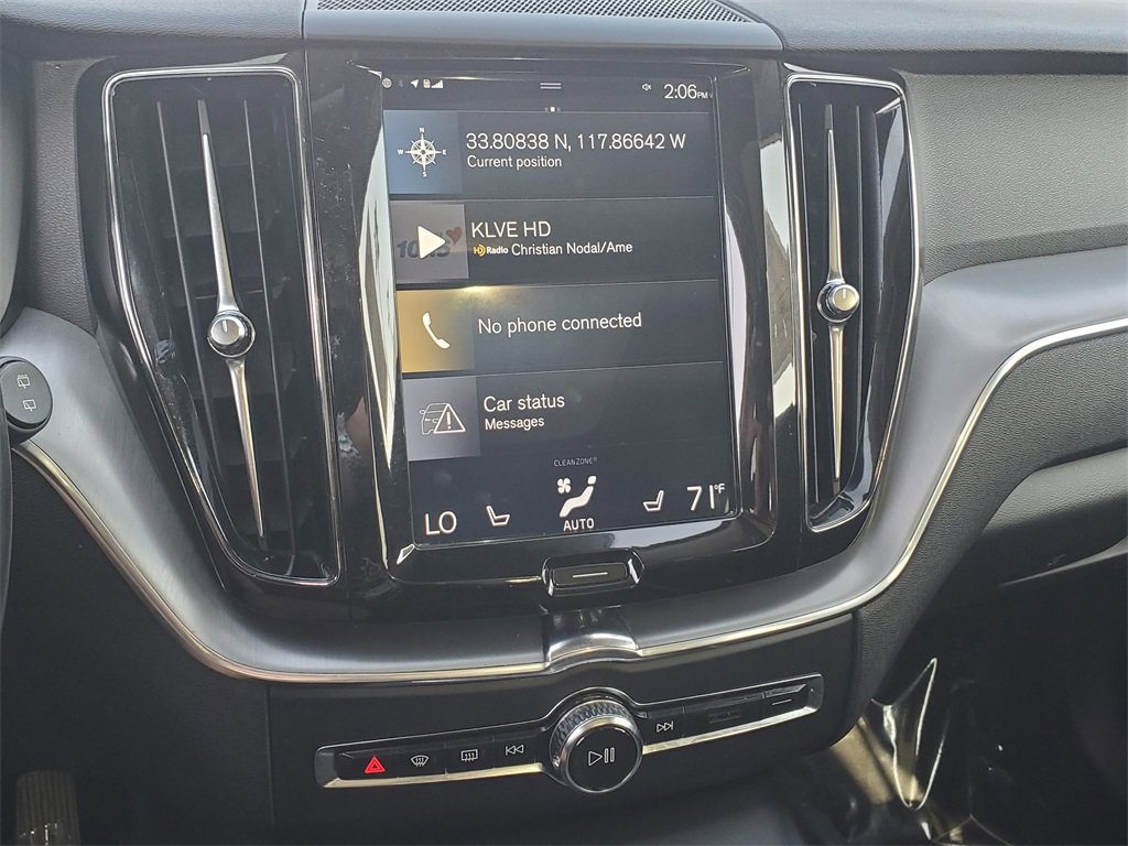 Used 2019 Volvo XC60 T5 Momentum w/ Multimedia Package image 10