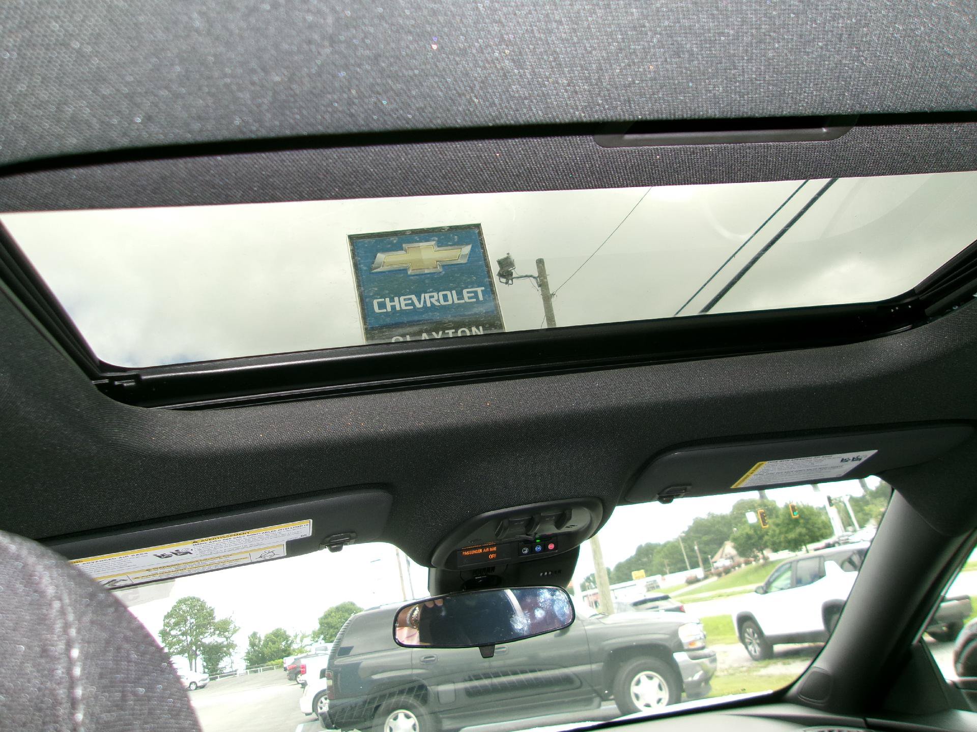 New 2026 Chevrolet Trax RS w/ Sunroof Package FWD image 14