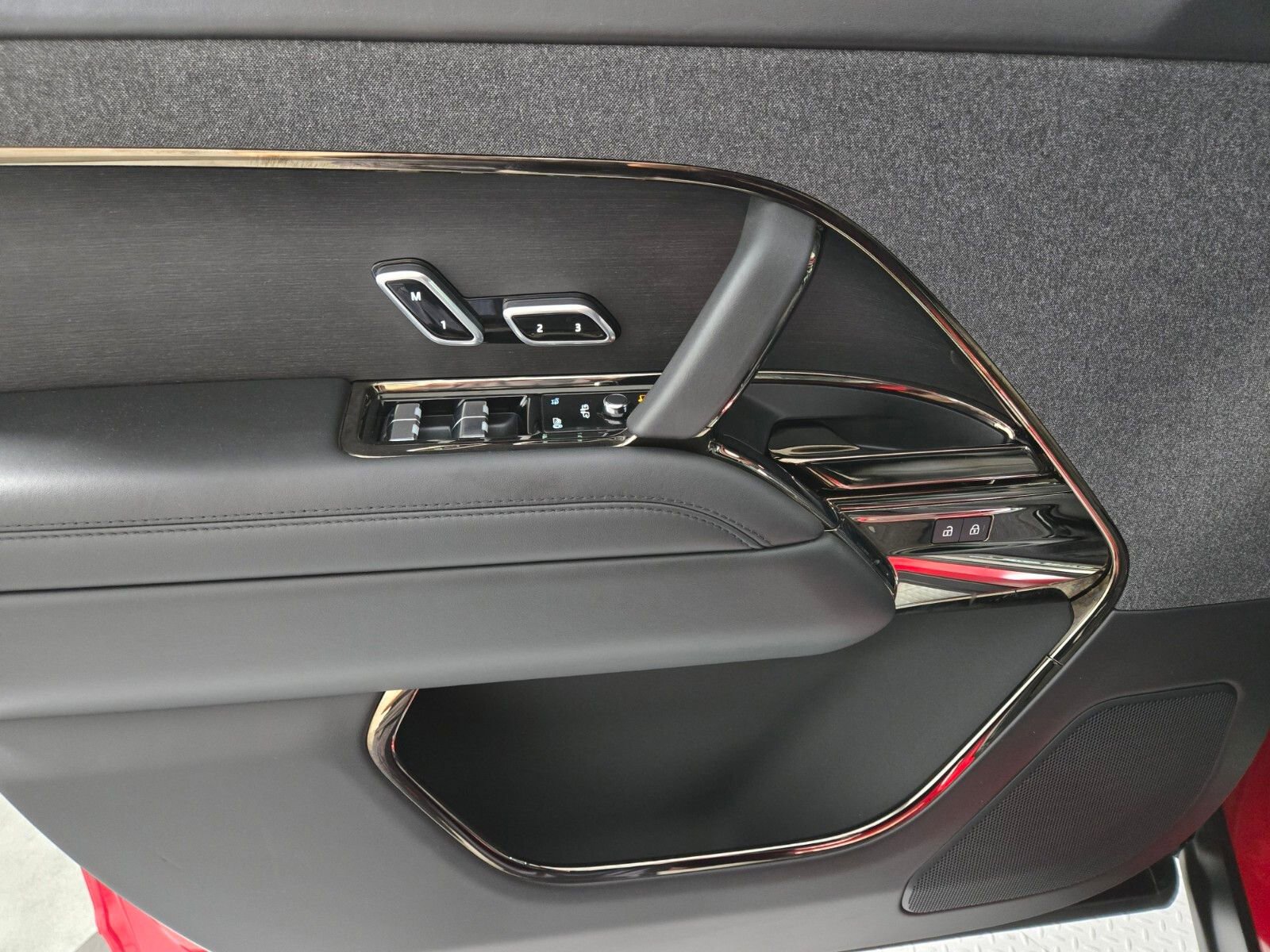 Used 2025 Land Rover Range Rover Sport Dynamic SE image 22