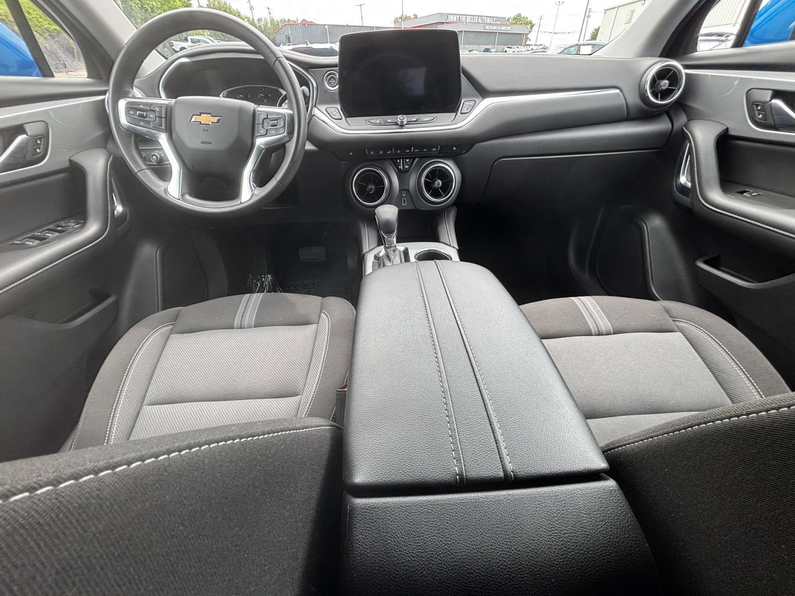 Used 2025 Chevrolet Blazer LT FWD image 28