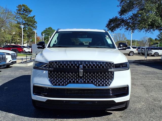 New 2026 Lincoln Navigator Premiere image 3