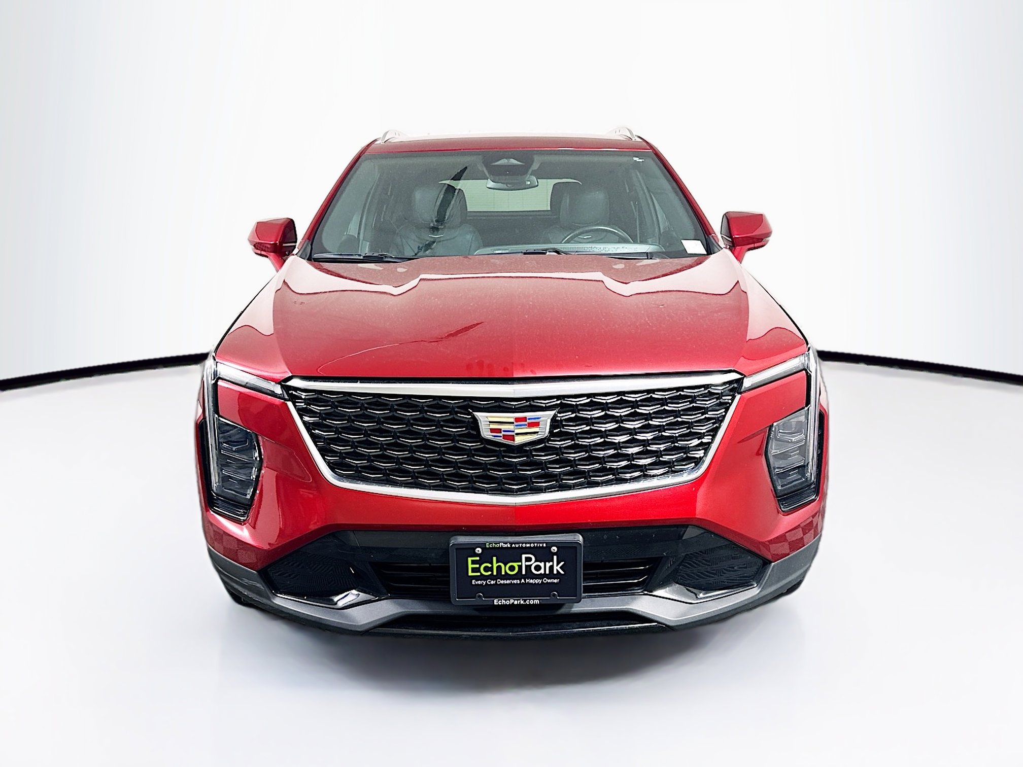 Used 2024 Cadillac XT4 Premium Luxury image 2