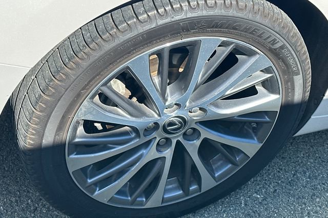 Used 2021 Lexus ES 300h w/ Premium Package FWD image 4