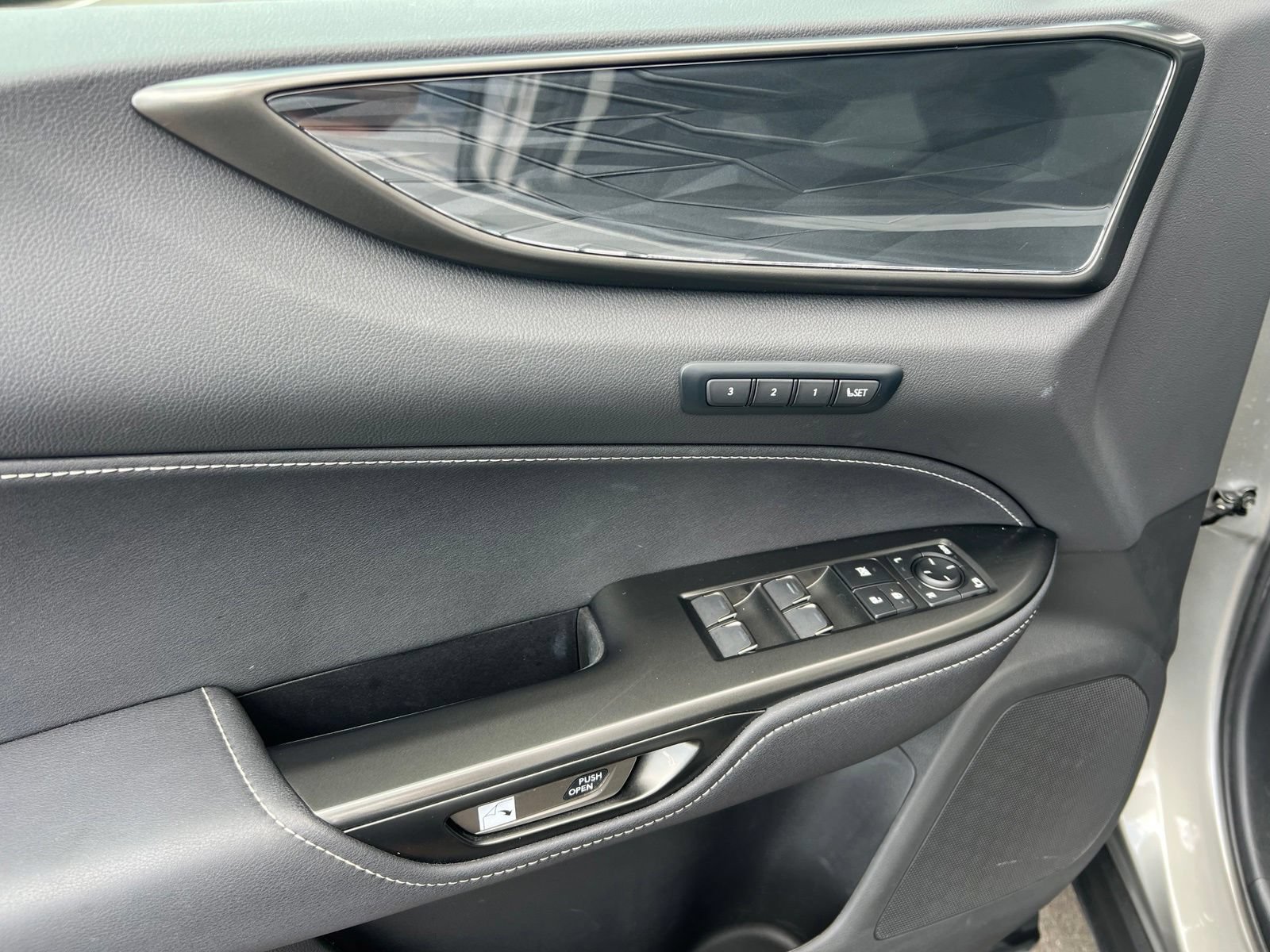 Used 2024 Lexus NX 250 FWD w/ Towing Package (2000 Lbs) image 27