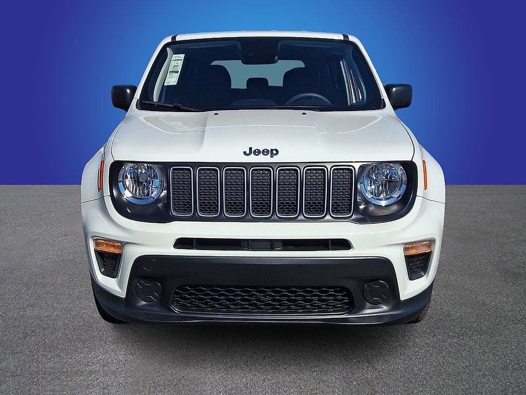 Used 2023 Jeep Renegade Latitude AWD/4WD image 2