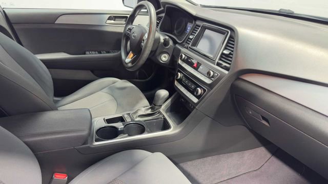 Used 2019 Hyundai Sonata SE FWD image 12
