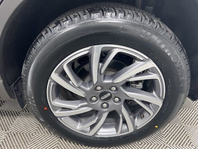 Certified 2023 Lincoln Corsair AWD w/ Equipment Group 101A image 10